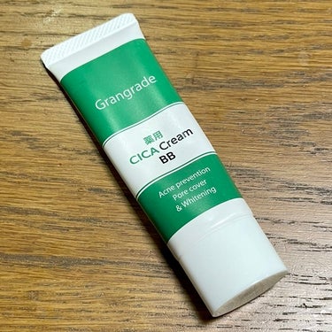 シーヴァ Grangrade 薬用CICA Cream BBのクチコミ「【使った商品】シーヴァGrangrade 薬用CICA Cream BB
【崩れにくさ】結構崩.....」（1枚目）