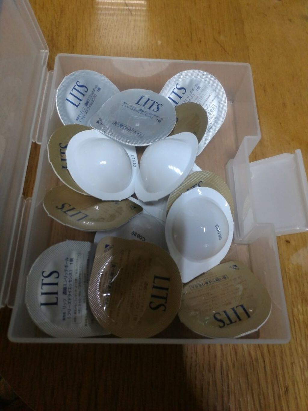 さより…新にゃんこお迎えしました😻 on LIPS 「#コスメ収納紹介します今回はストック物、あんまり見せたくないも..」(7枚目)