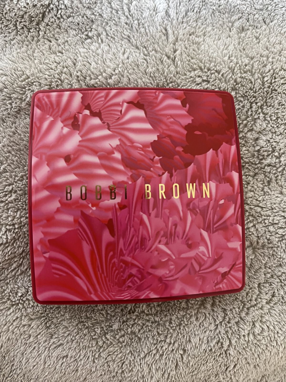 シアーフィニッシュ プレストパウダー 01 ペールイエロー/BOBBI BROWN/プレストパウダーを使ったクチコミ（1枚目）
