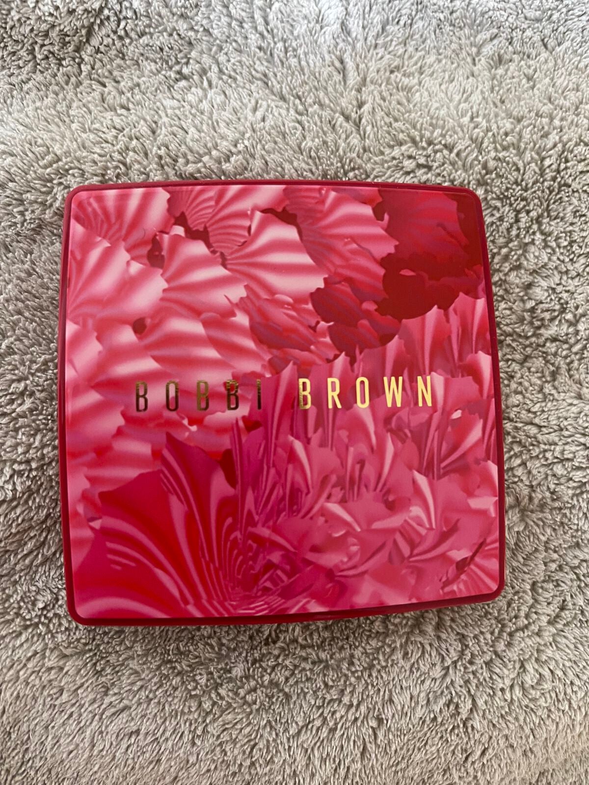 シアーフィニッシュ プレストパウダー/BOBBI BROWN/プレストパウダーを使ったクチコミ(1枚目)