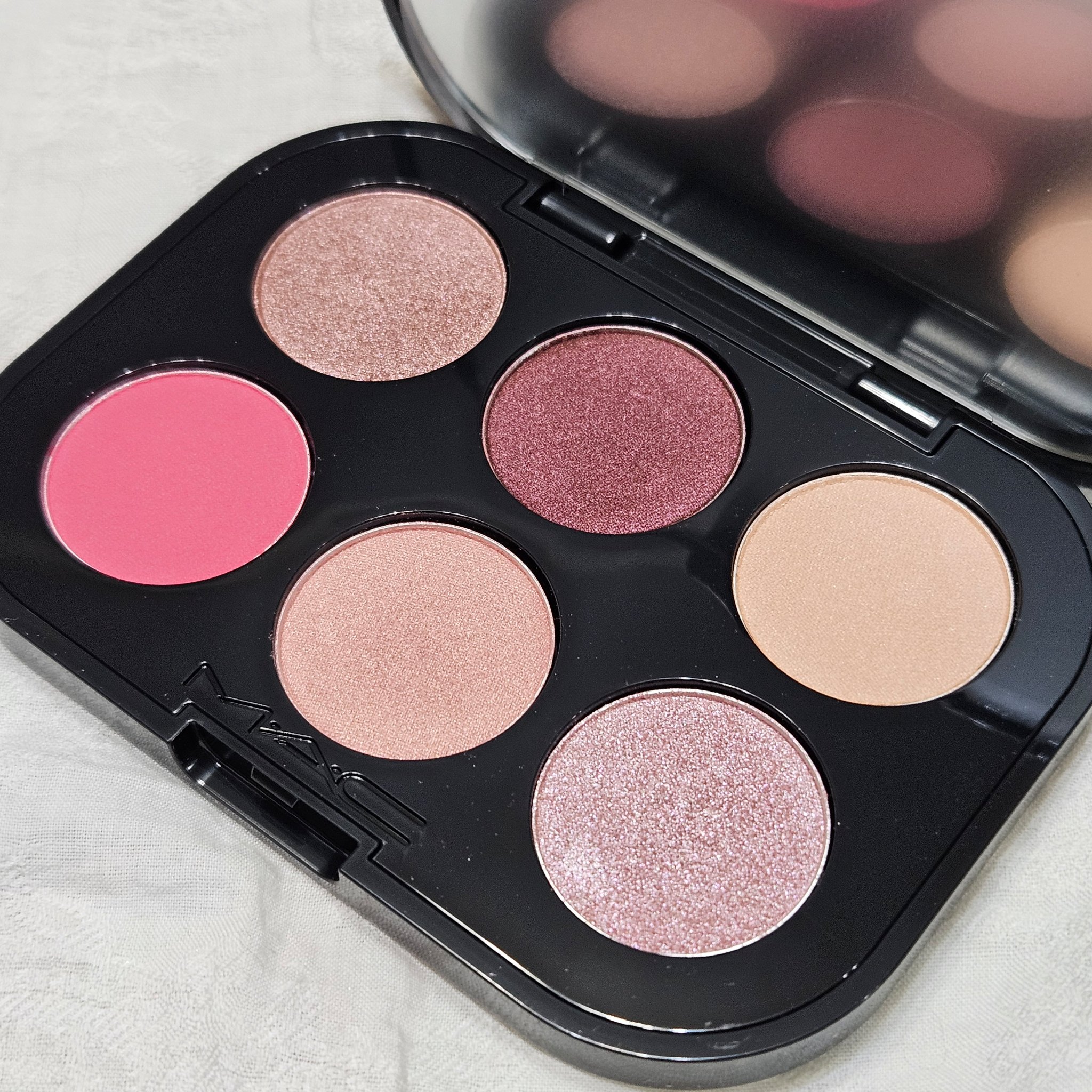 コネクト イン カラー アイシャドウ パレット × 6/M・A・C/アイシャドウパレットを使ったクチコミ（1枚目）