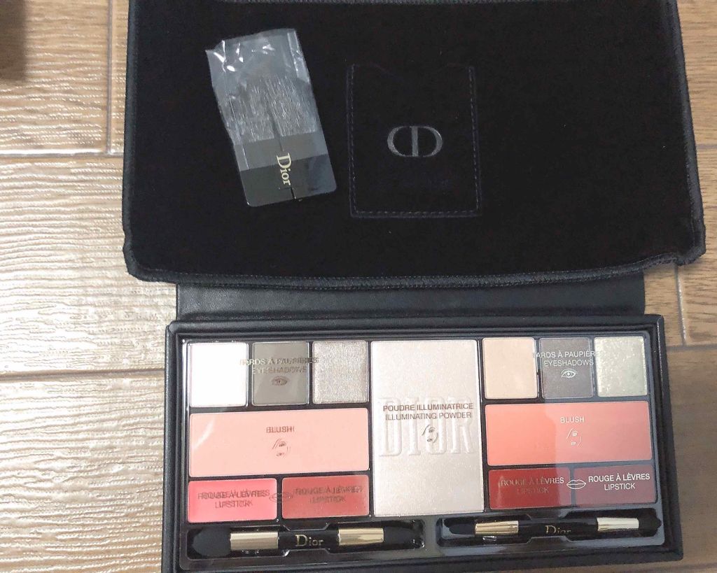 るる on LIPS 「♡速報♡Diorのクリスマスコフレ2019が届きました👏👏👏👏..」(2枚目)