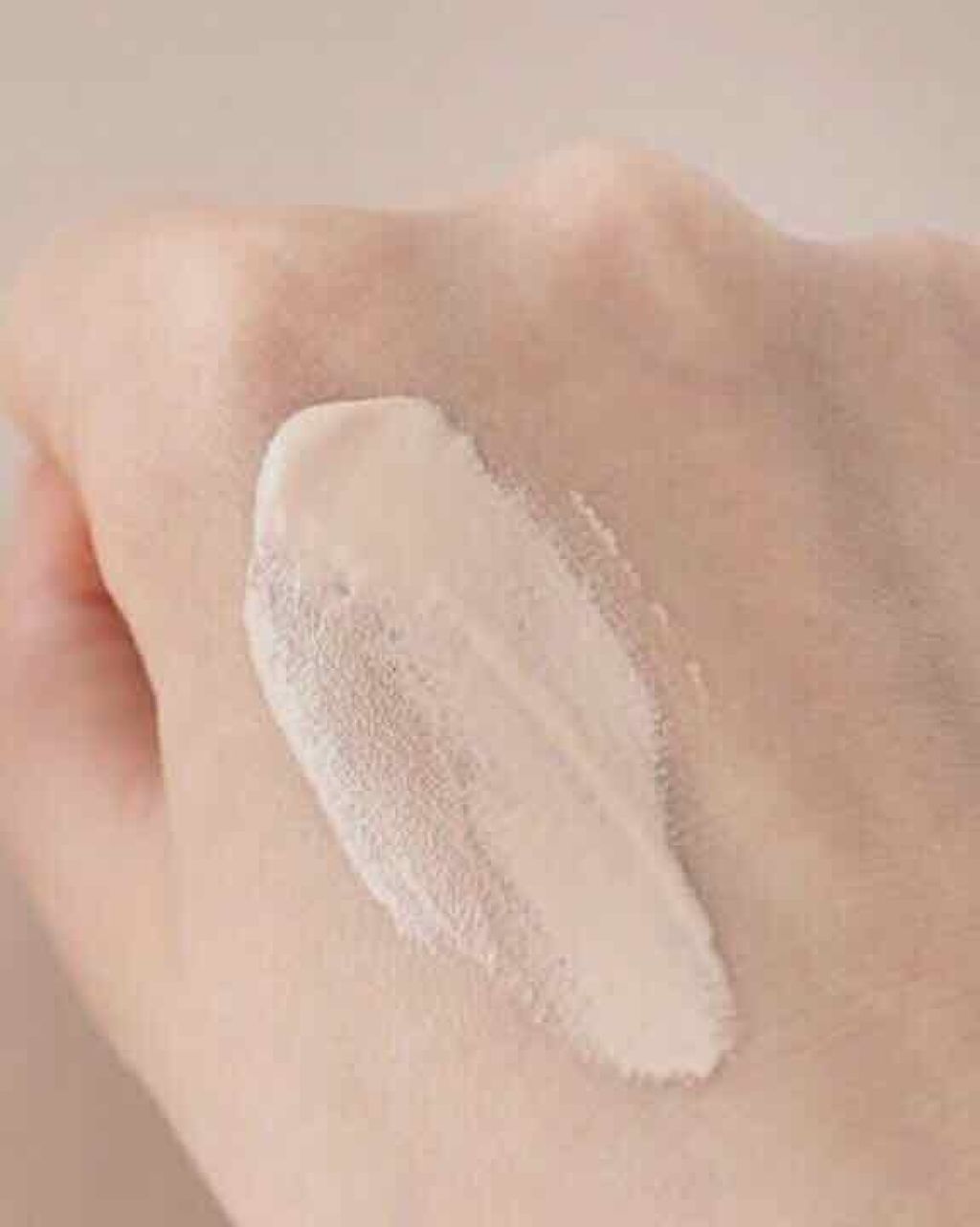 モイスチュアライジング ファンデーション プライマー S 02 ハニー/PAUL & JOE BEAUTE/化粧下地を使ったクチコミ（3枚目）