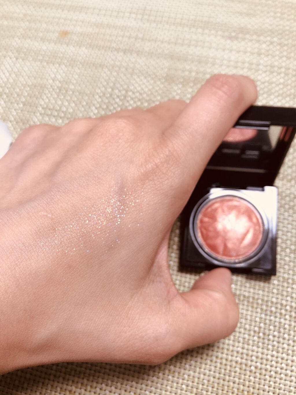 プリズム エアー シャドウ/CLIO/単色アイシャドウを使ったクチコミ（3枚目）