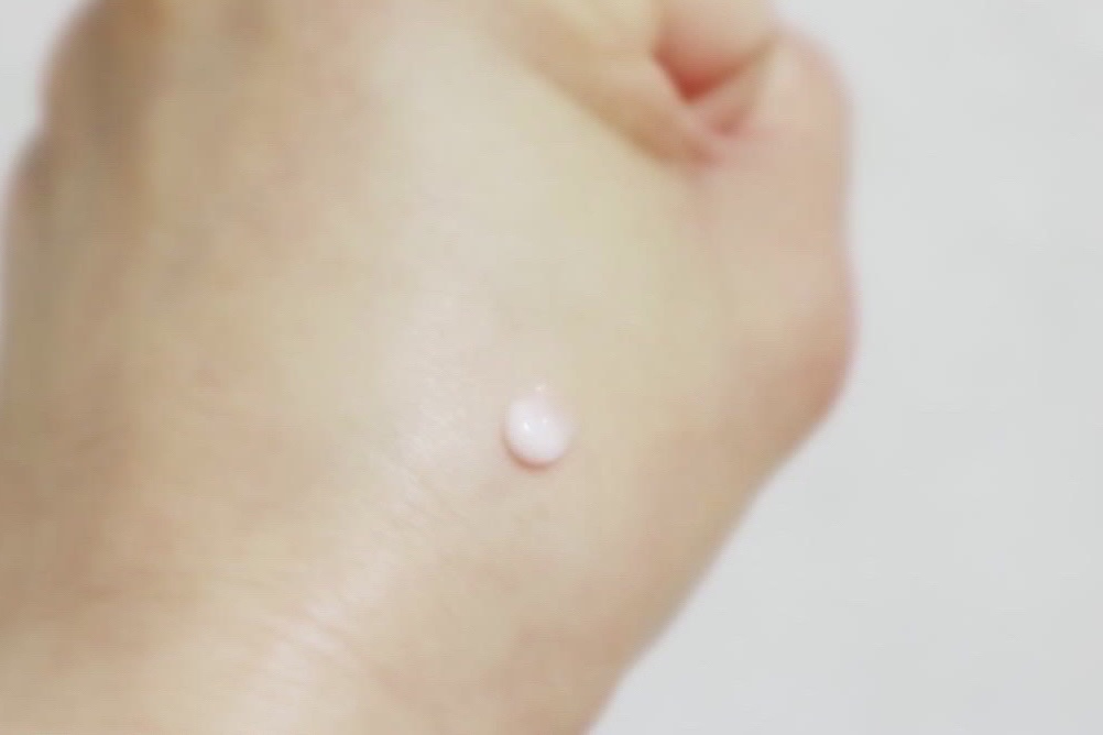 クレ・ド・ポー ボーテ ヴォワールマティフィアンリサン/クレ・ド・ポー ボーテ/化粧下地を使ったクチコミ（2枚目）