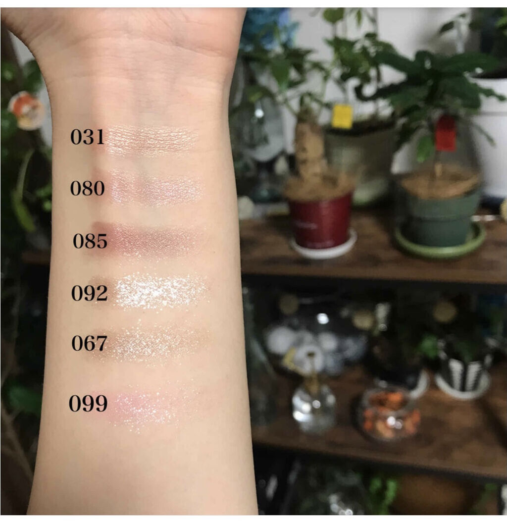 アディクション ザ アイシャドウ スパークル/ADDICTION/単色アイシャドウを使ったクチコミ（2枚目）