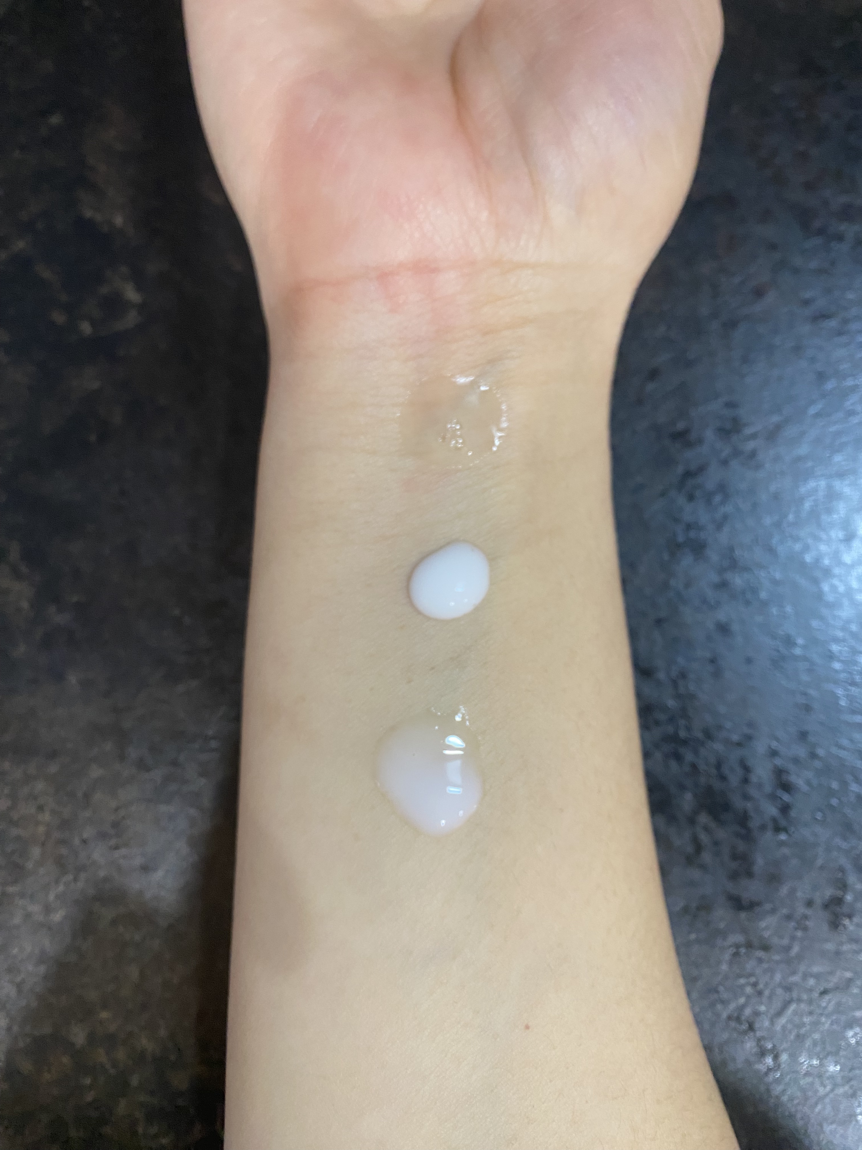 マデカデイリーリペアアンプル/センテリアン24/美容液を使ったクチコミ（3枚目）