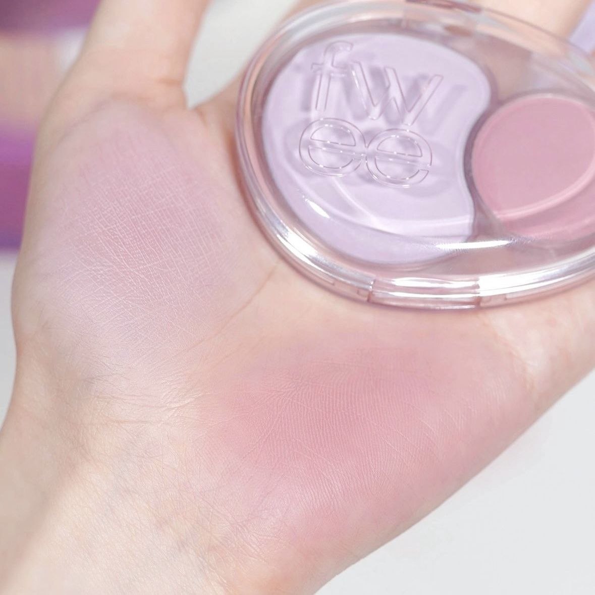 フィー 3Dボリューミンググロス/fwee/リップグロスを使ったクチコミ（2枚目）