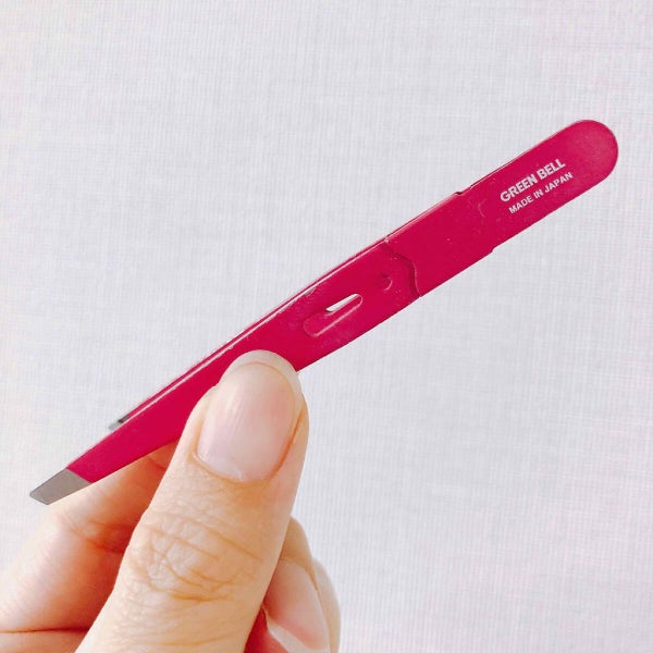 プチプラ・高級おすすめ毛抜き12選《男性にも◎》ピンセットとの違いや毛抜きの選び方もご紹介