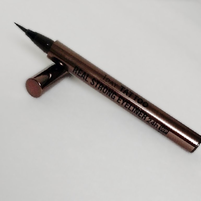 リアルストロングアイライナー24hWP BB ブラウンブラック/K-パレット/リキッドアイライナーを使ったクチコミ（1枚目）