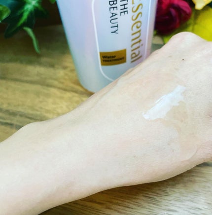 エッセンシャル プレミアム ウォータートリートメント EXスムース/エッセンシャル/アウトバストリートメントを使ったクチコミ(4枚目)