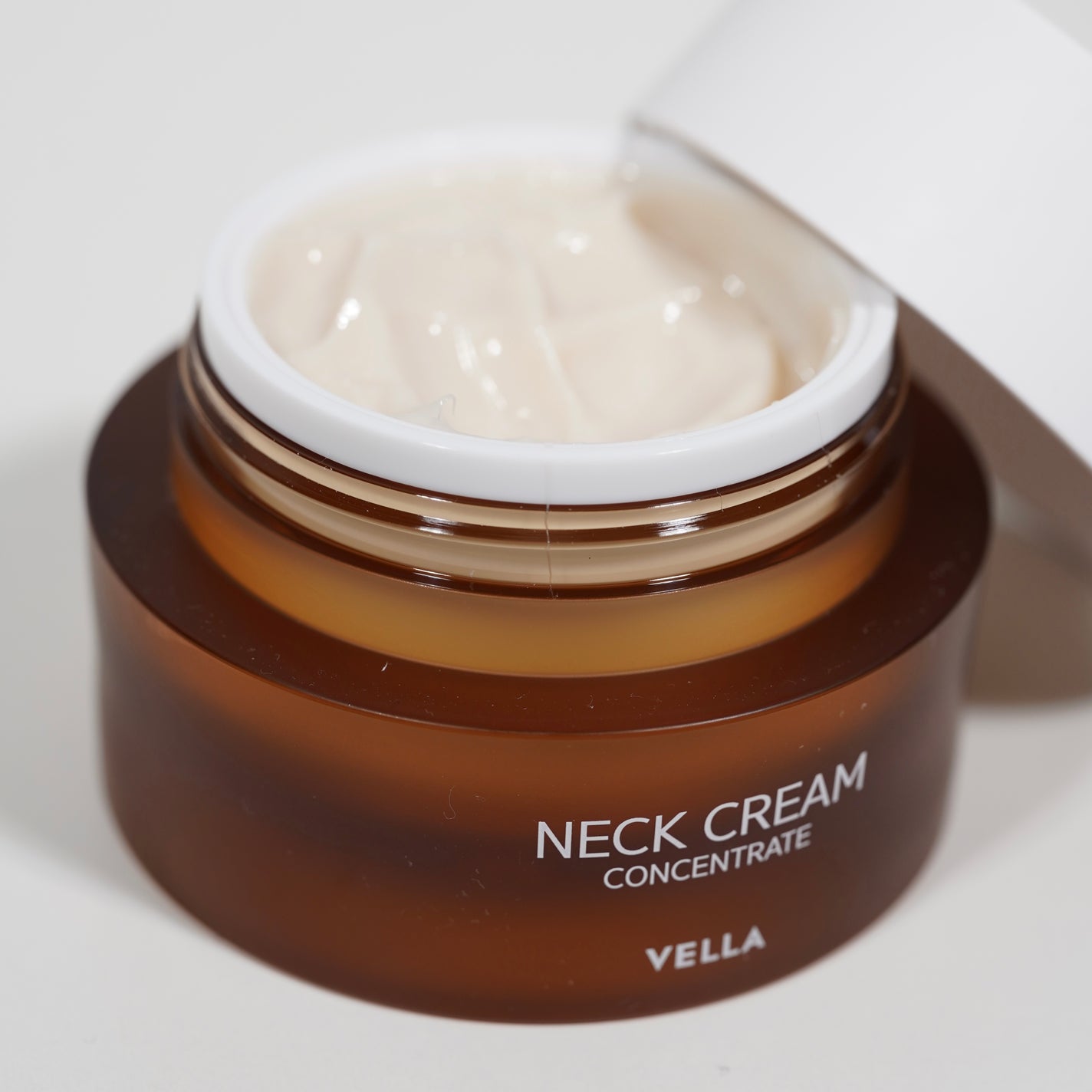 ベラ アルティメットエージ ネッククリーム/VELLA/フェイスクリームを使ったクチコミ(2枚目)