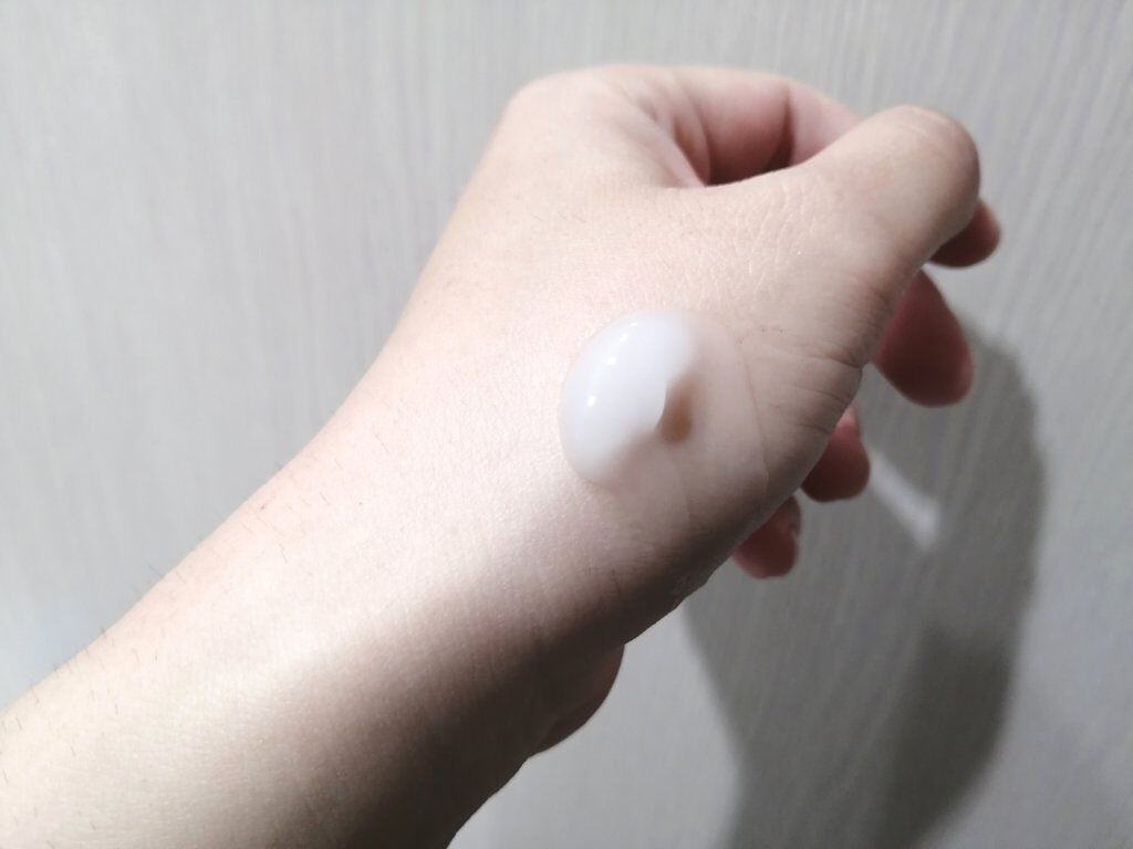 エッセンス ジェル/イオナ スパ＆ミネラル/オールインワン化粧品を使ったクチコミ（3枚目）