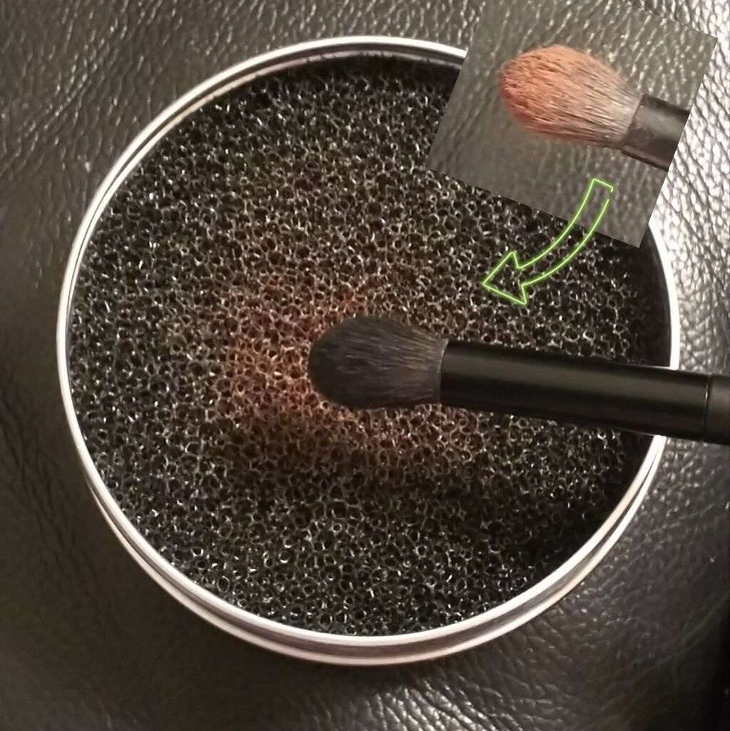 ドライメイクブラシクリーニングスポンジ/キャンドゥ/その他化粧小物を使ったクチコミ（2枚目）