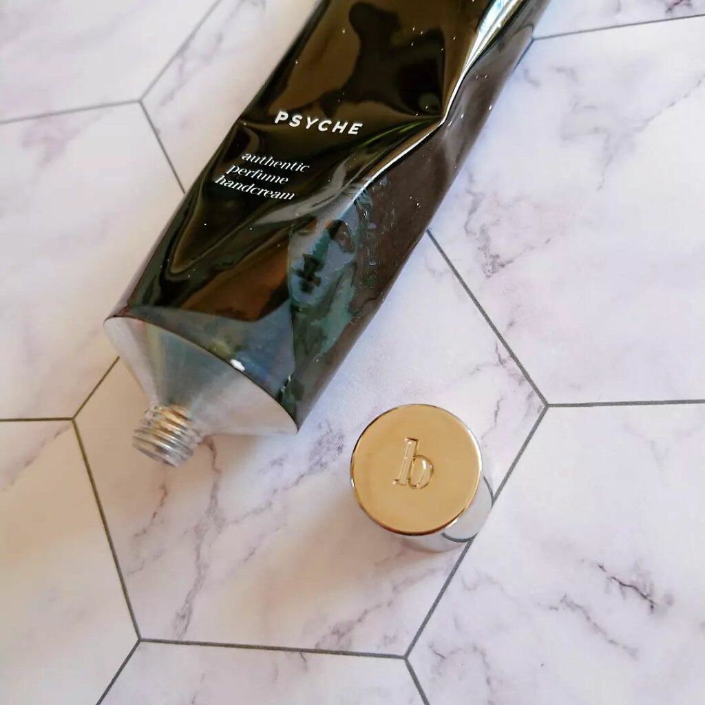 オーセンティックパフュームハンドクリーム プシケ(PSYCHE)/Stella.Blanc/ハンドクリームを使ったクチコミ（3枚目）