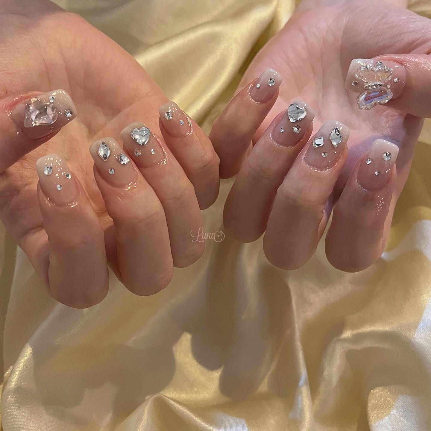 #ジェルネイル,#ワンカラーネイル,#ニュアンスネイル,#うるうるネイル,#ちゅるんネイル,#シンプルネイル,#パーツネイル,#透け感ネイル,#クリアネイル,#ぷっくりネイル,#ちぐはぐネイル,#韓国ネイル,#きらきらネイル,#うるつやネイル,#フレンチガーリーネイル,#ピンクネイル,#蝶々ネイルのネイルデザイン