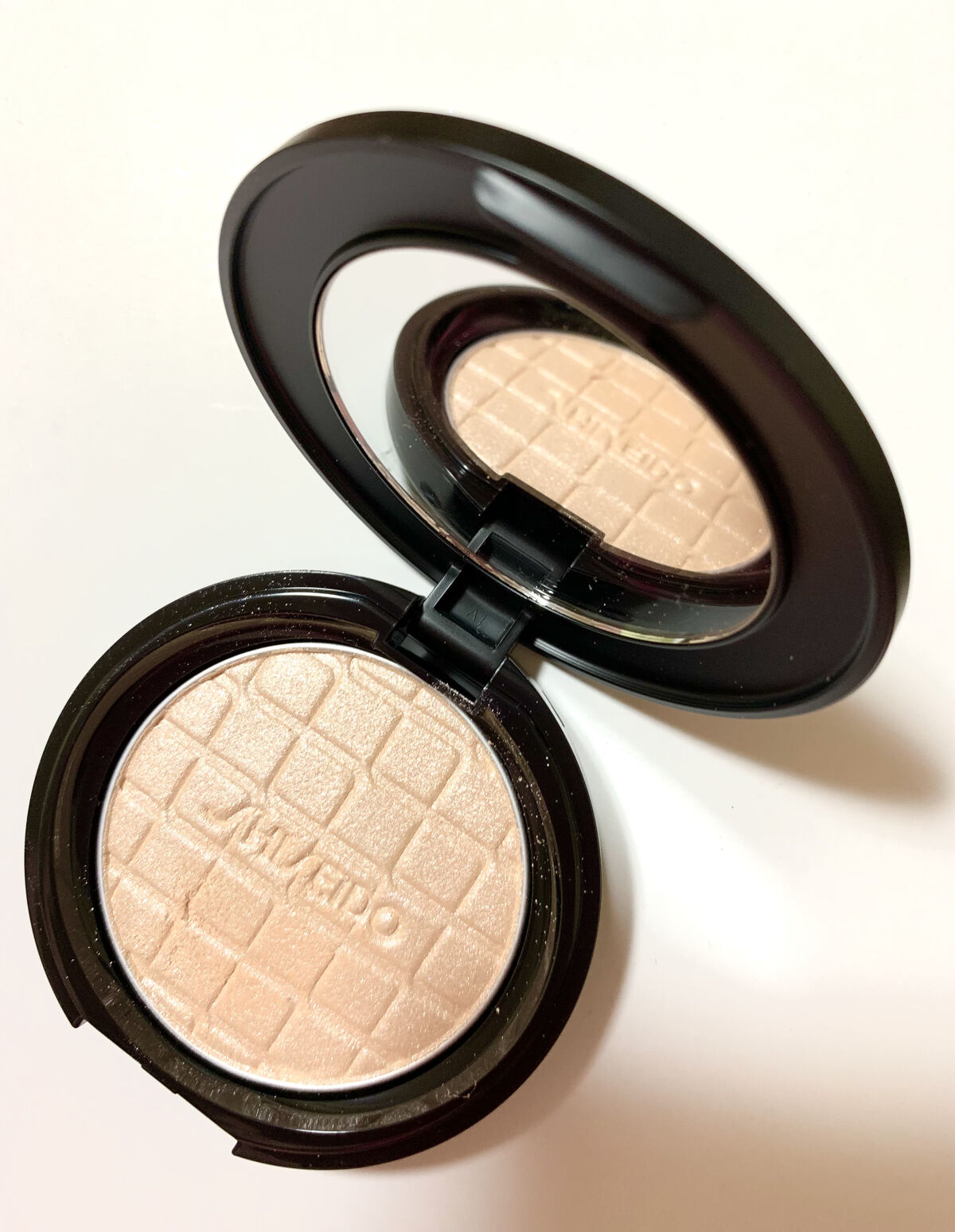 オーラデュウ プリズム イルミネーター/SHISEIDO/プレストパウダーを使ったクチコミ（2枚目）