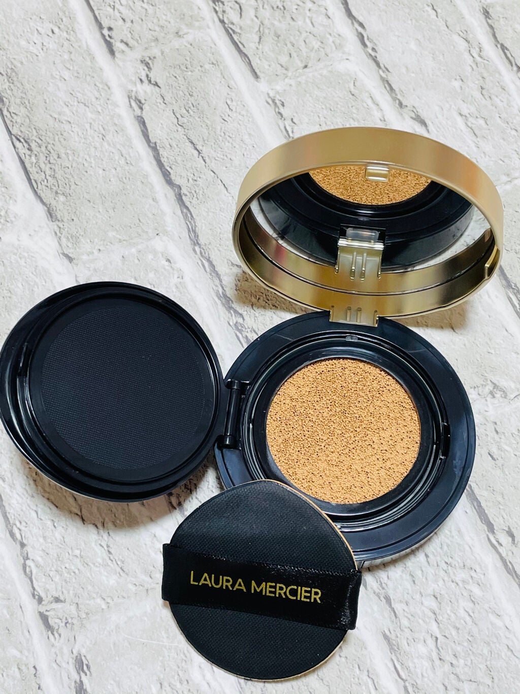 フローレス ルミエール ラディアンス パーフェクティング クッション/ローラ メルシエ/クッションファンデーションを使ったクチコミ(2枚目)