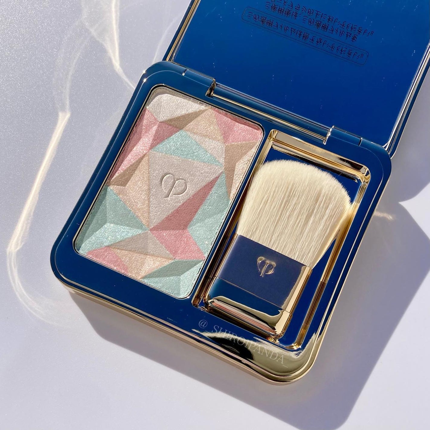 ル・レオスールデクラ /クレ・ド・ポー ボーテ/パウダーハイライトを使ったクチコミ(3枚目)