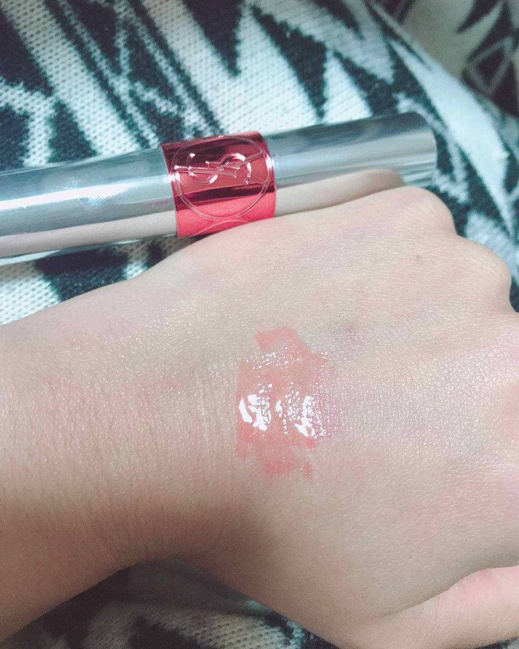 ヴォリュプテ ティントインオイル/YVES SAINT LAURENT BEAUTE/リップグロスを使ったクチコミ(2枚目)