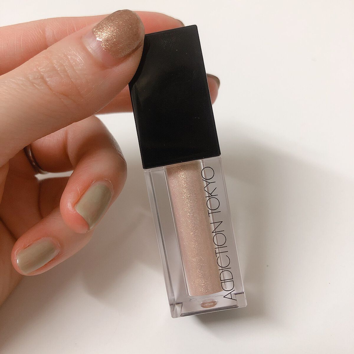 ザ リキッド アイシャドウ ウルトラスパークル/ADDICTION/リキッドアイシャドウを使ったクチコミ(1枚目)