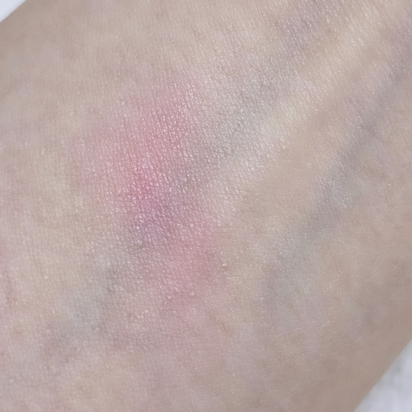 ジルスチュアート　パステルペタル ブラッシュ/JILL STUART/パウダーチークを使ったクチコミ（3枚目）