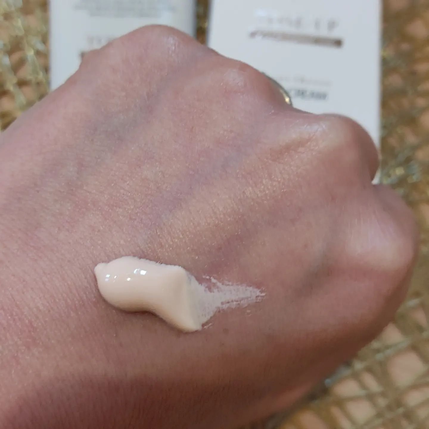 ウォータフルトーンアップサンクリーム/ダルバ/日焼け止めクリームを使ったクチコミ（2枚目）