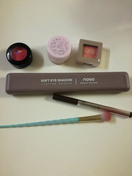 y u a on LIPS 「\最近のお気に入りキラキラメイク/ゴールドラメとかがめちゃ可愛..」(2枚目)