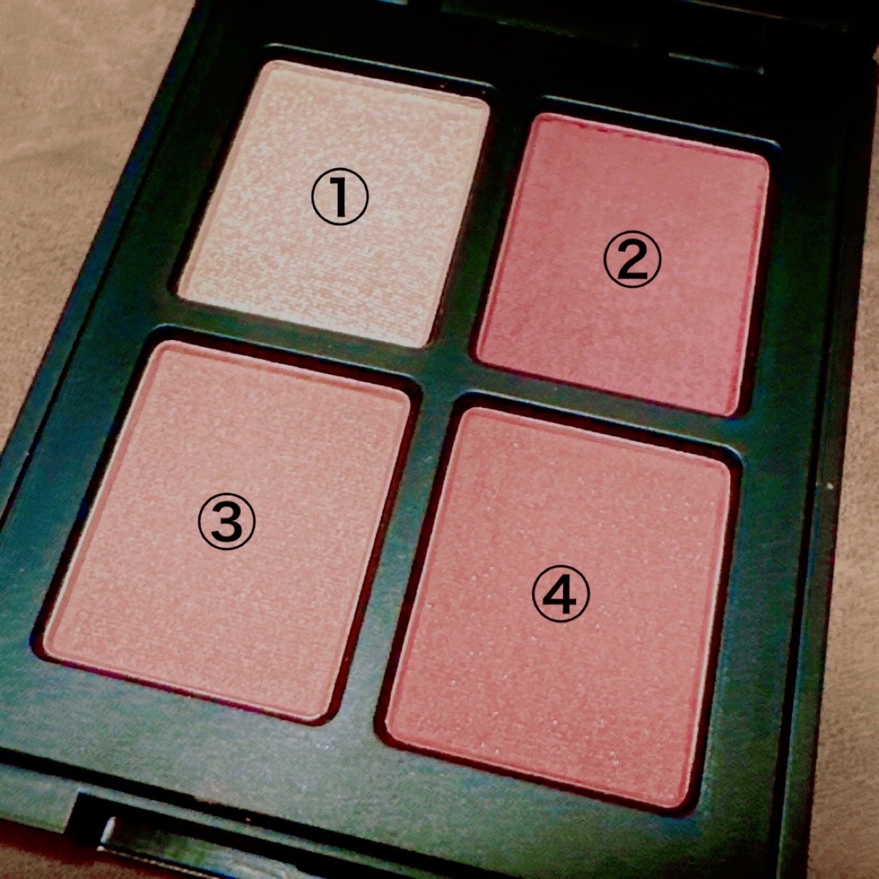 エトワルローズ 4色アイシャドウ/Étoile Rose/アイシャドウパレットを使ったクチコミ(2枚目)