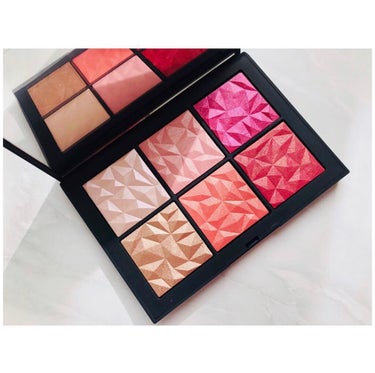 NARS ホットトライスト チークパレットのクチコミ「| NARS |

ホットトライスト
チークパレット

上段左から
KINGS ROAD (オ.....」（1枚目）