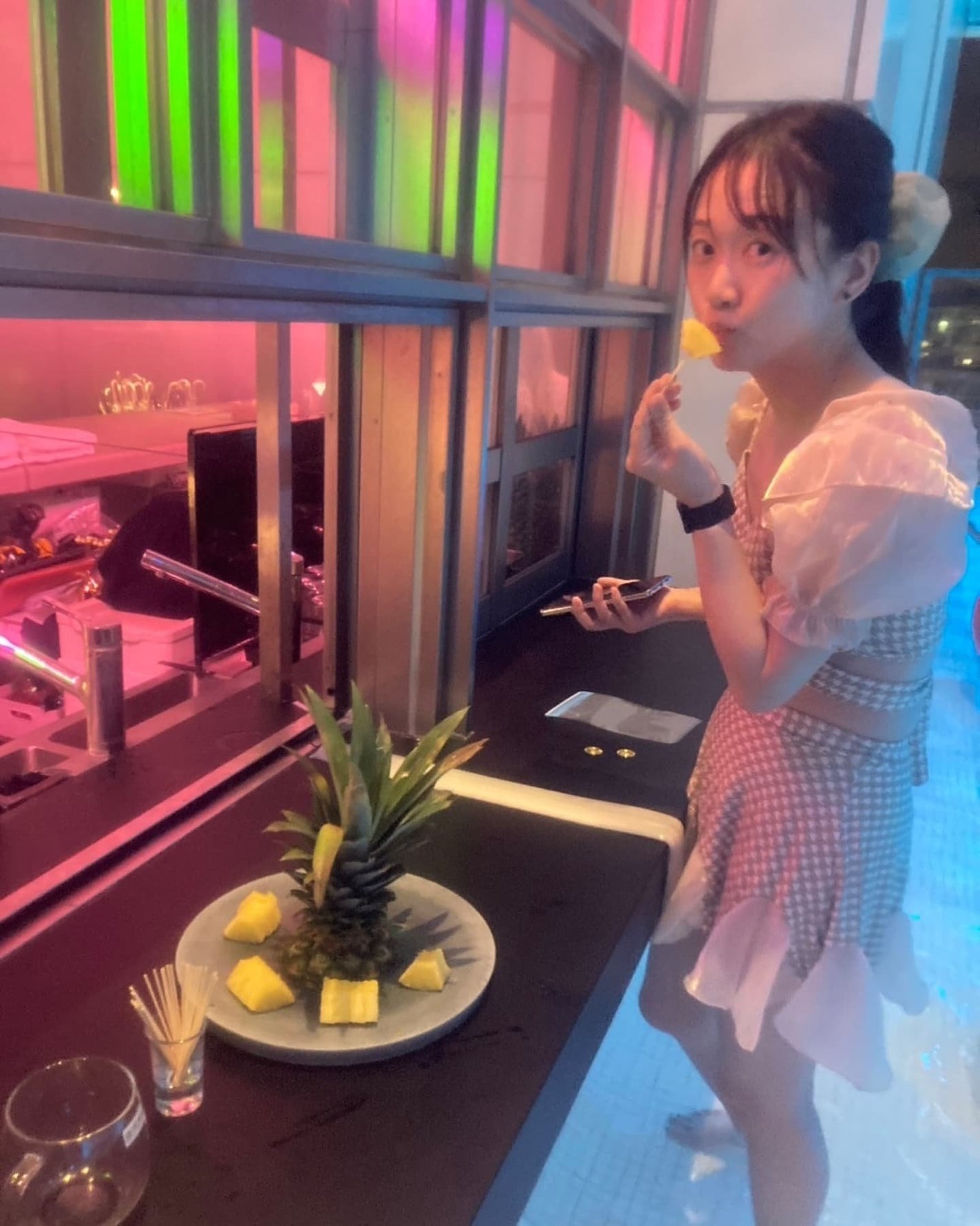 なむそむ on LIPS 「🌃✨念願の!ナイトプールぅ!💕前から気になってた、渋谷のMIY..」(9枚目)