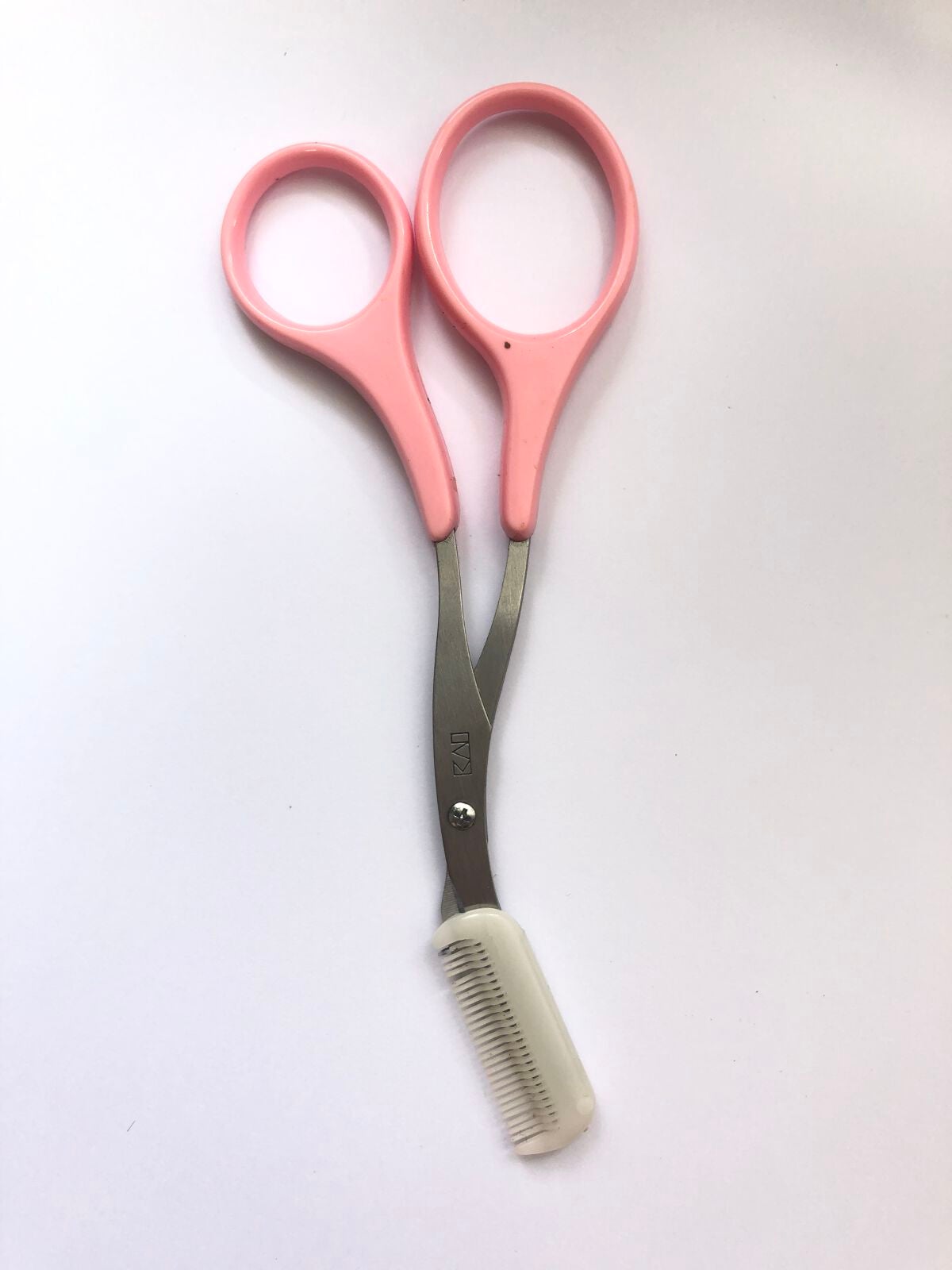 クシ付きマユハサミ ピンク/貝印/その他化粧小物を使ったクチコミ(1枚目)