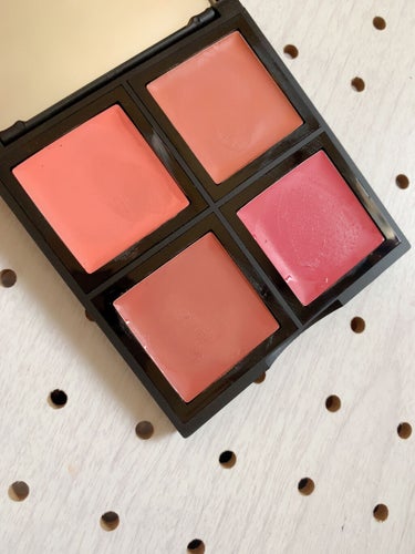 e.l.f. Cosmetics クリーム ブラッシュ パレットのクチコミ「⭐️e.l.f⭐️

Cream Blush Palette


iherbで購入。


激安.....」（3枚目）