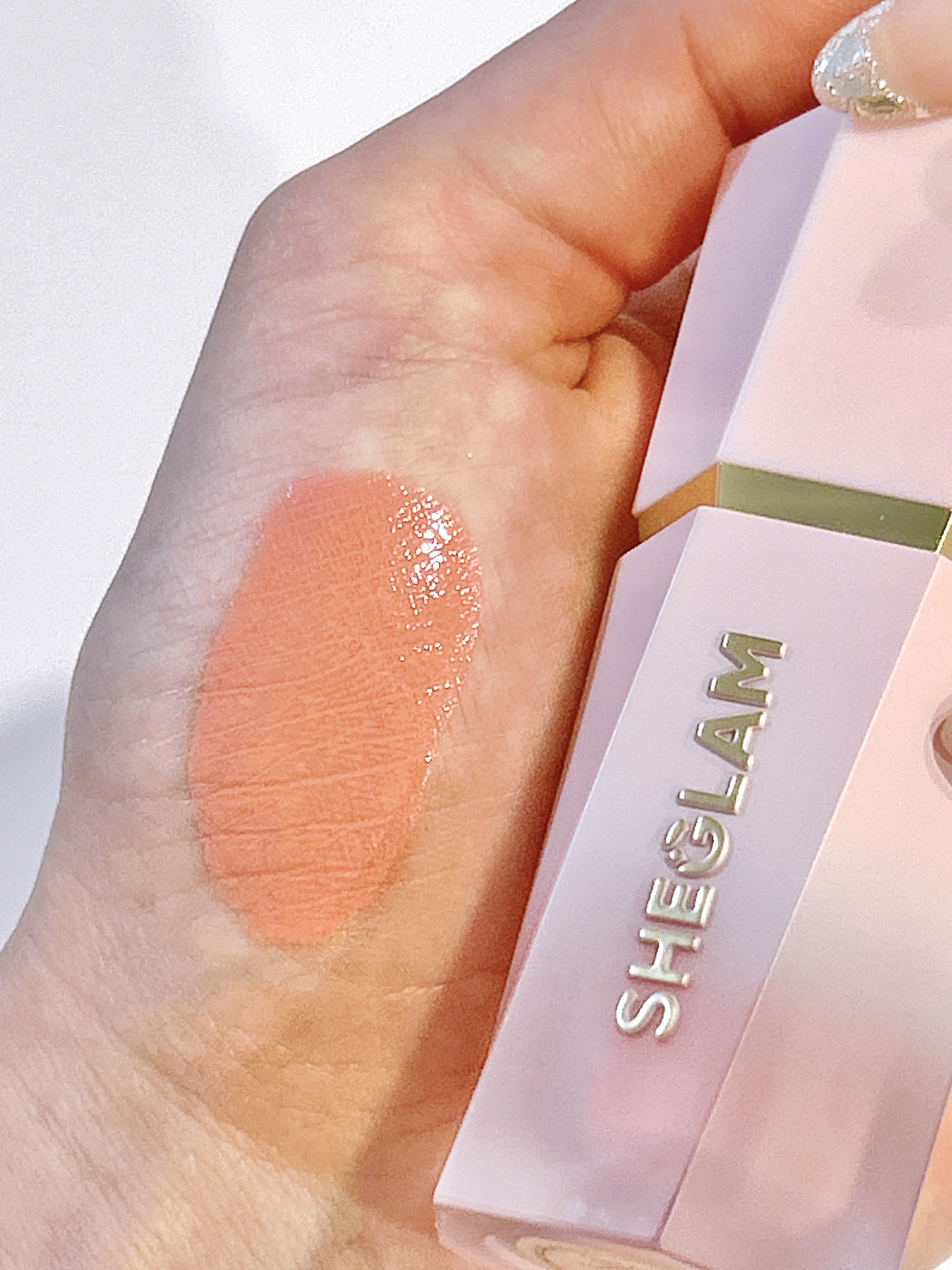 シーグラム カラーブルーム リキッドブラッシュ ハッシュハッシュ(Hush Hush)/SHEGLAM/リキッドチークを使ったクチコミ（3枚目）