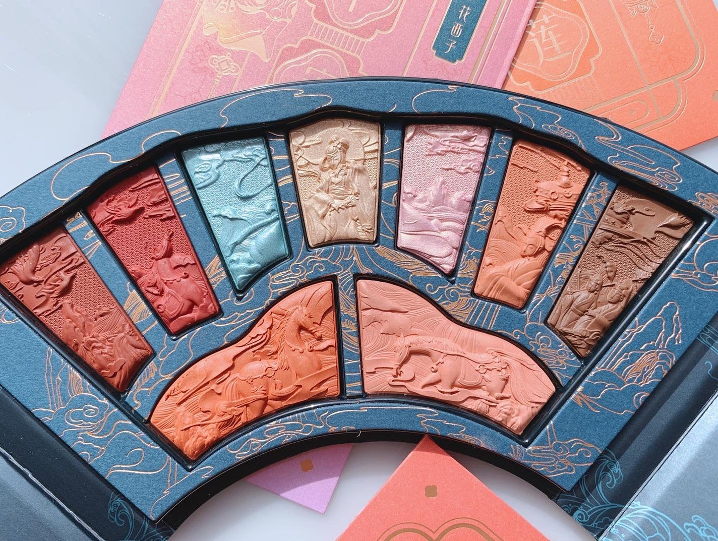 洛神賦アイシャドウパレット/花西子/マルチパレットを使ったクチコミ(3枚目)