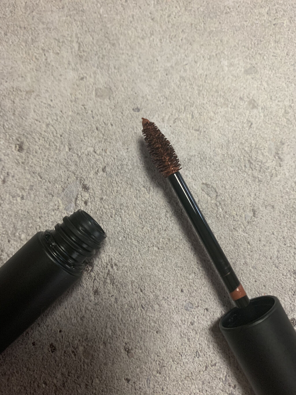 セルヴォーク インディケイトアイブロウマスカラ C 〈C〉01 パーシモン/Celvoke/眉マスカラを使ったクチコミ（2枚目）