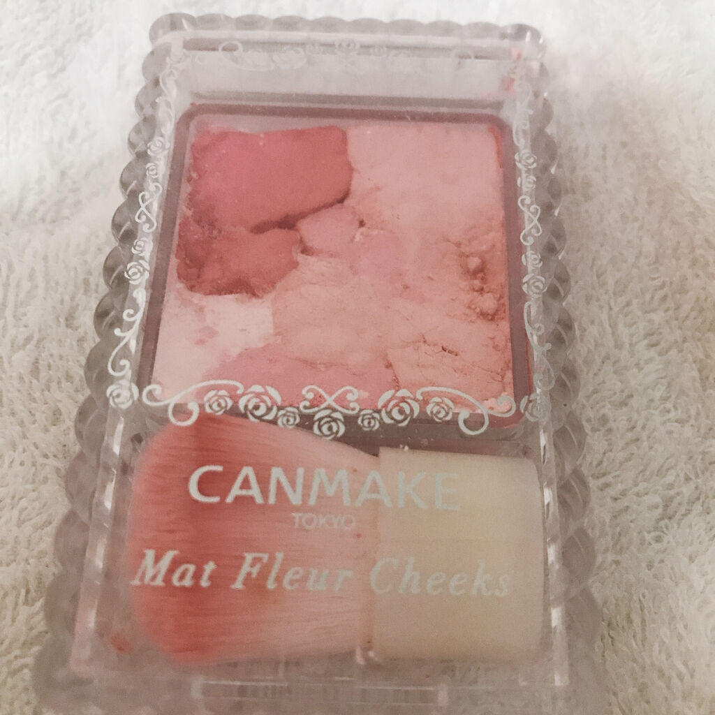マットフルールチークス 02 マットガーリーローズ/キャンメイク/パウダーチークを使ったクチコミ（1枚目）