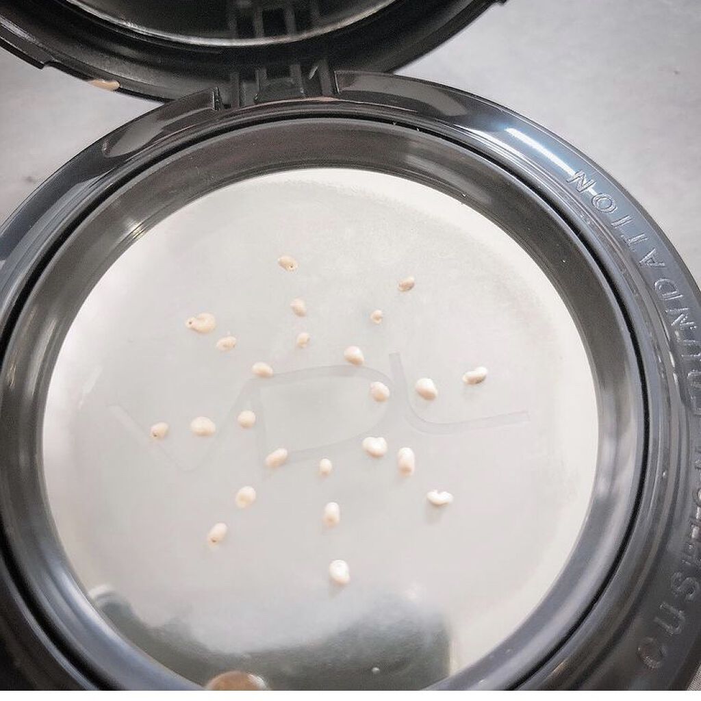 EXPERT METAL CUSHION FOUNDATION (エキスパートメタルクッションファンデーション）  SPF50+ PA+++/VDL/クッションファンデーションを使ったクチコミ（3枚目）