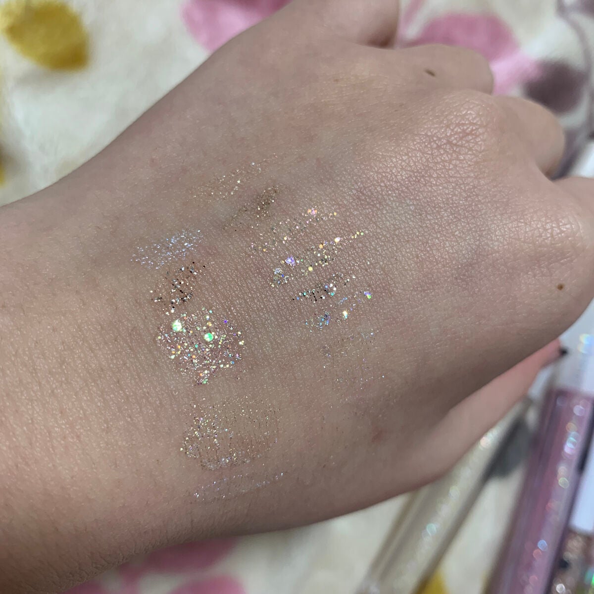 みぃちゃ on LIPS 「グリッター大好きすぎる、、、おすすめはシピシピ!#私の上半期ベ..」(2枚目)