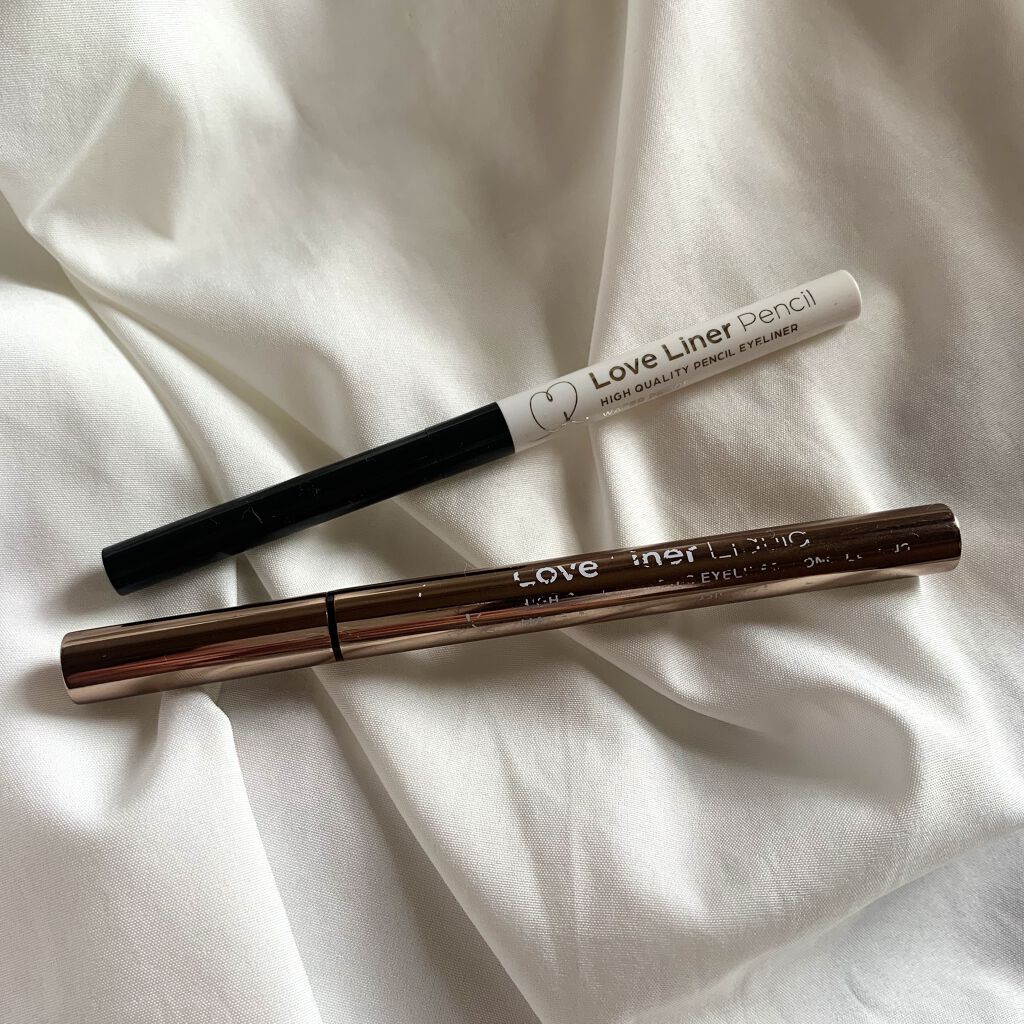 ラブライナー2種比較してみよｯ!👀



今回紹介する皆さん大好きラブライナーなんですが



リキッドタイプが有名でペンシルは使ったことないなぁって人も多いんじゃないでしょうか？？



最近ペンシルタイプのアイライナーが人気上がってき