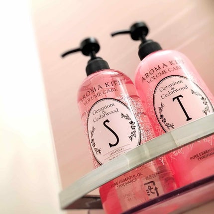 AROMA KIFI ボリュームケアシャンプー/トリートメントのクチコミ「#ホルモンバランスは遂に洗髪で整える時代
アロマキフィ(#AROMAKIFI ) の
モイス.....」(1枚目)