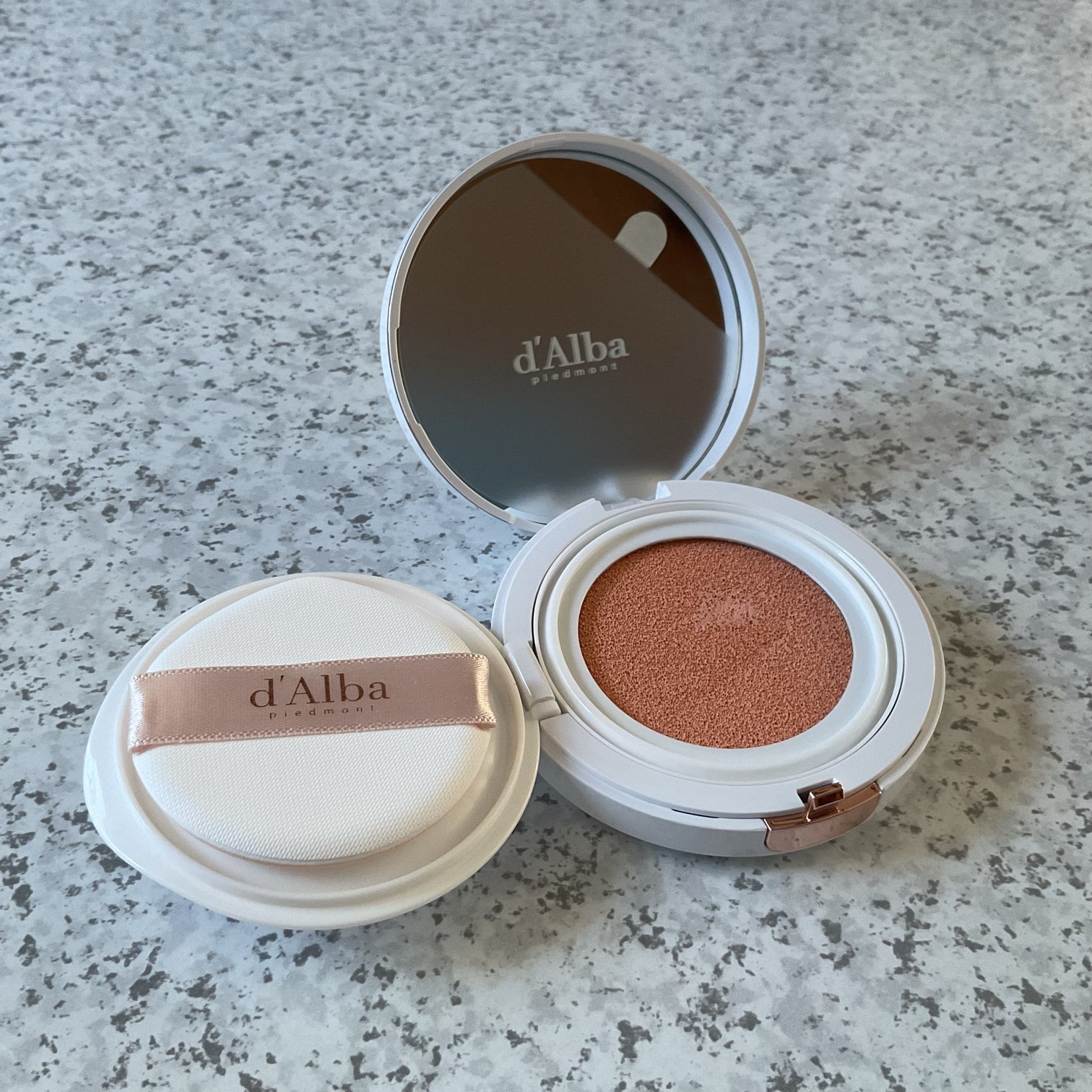 ウォータフルトーンアップサンクッション/ダルバ/化粧下地を使ったクチコミ（2枚目）