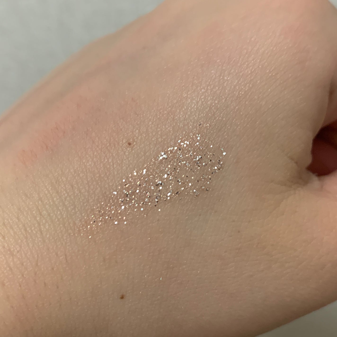 グリッター イルミネーションライナー R/CipiCipi/リキッドアイライナーを使ったクチコミ(2枚目)