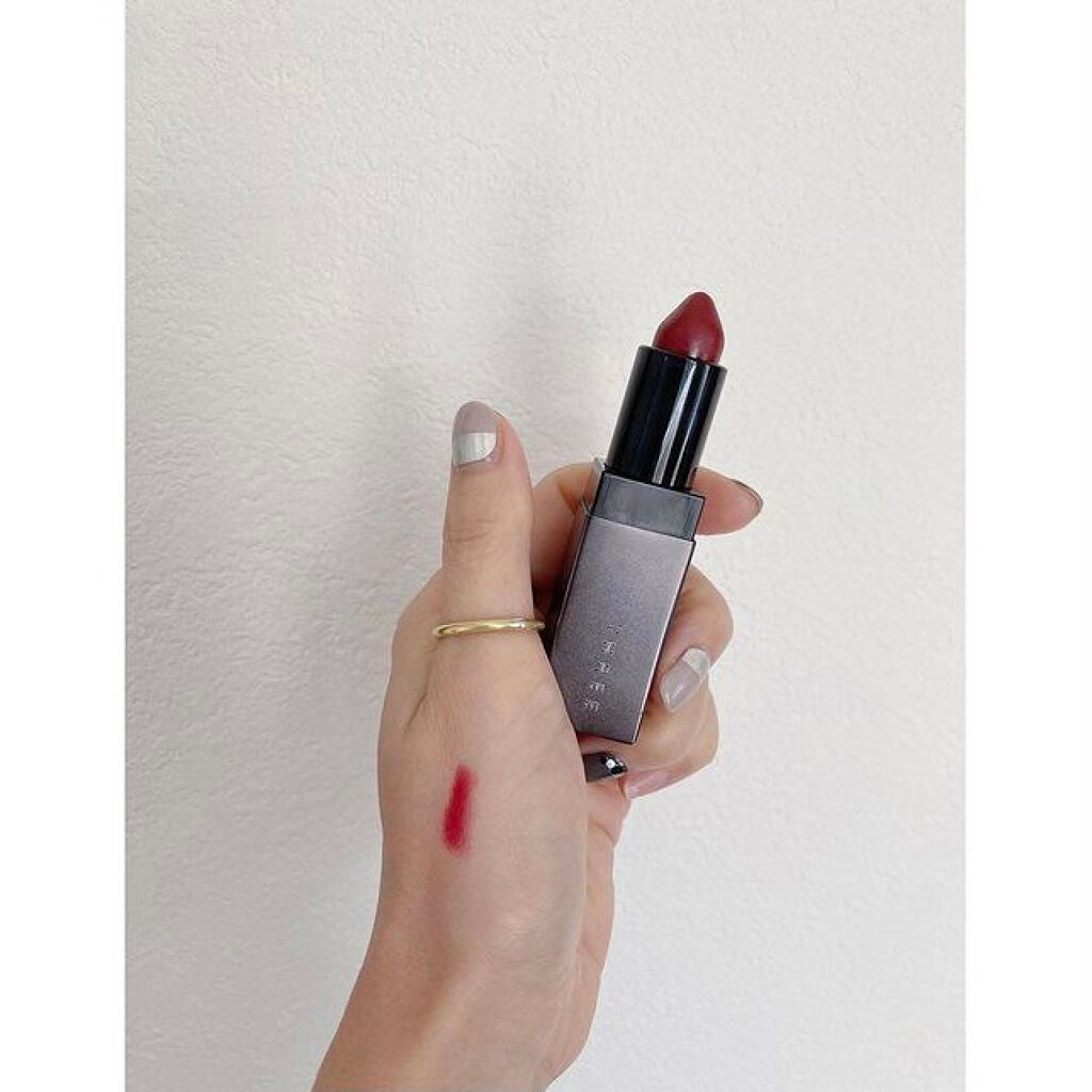 デアリングリィディスティンクトリップスティック/THREE/口紅を使ったクチコミ(2枚目)