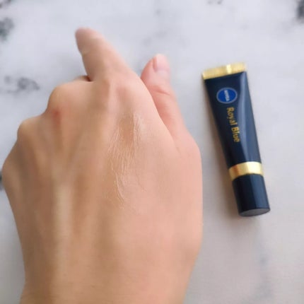 ニベア ロイヤルブルーリップ 濃密美容ケア/ニベア/リップ美容液を使ったクチコミ(4枚目)