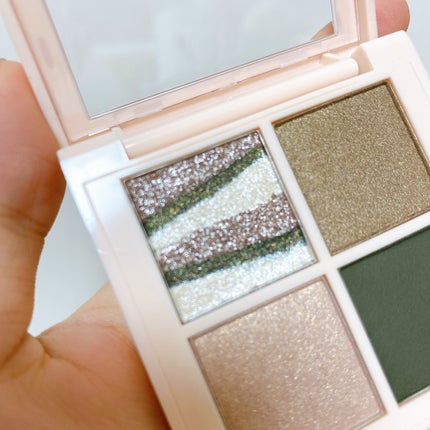 レブロン ダズル アイシャドウ クアッド/REVLON/アイシャドウパレットを使ったクチコミ(3枚目)
