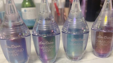 Lime Crime
Diamond Dew Liquid Eyeshadow

左から〜🧚🏻‍♀️

Vision→くすんだパープル？？ローズ？み
Dragon→万能グリーンラメ
Tearful→みん