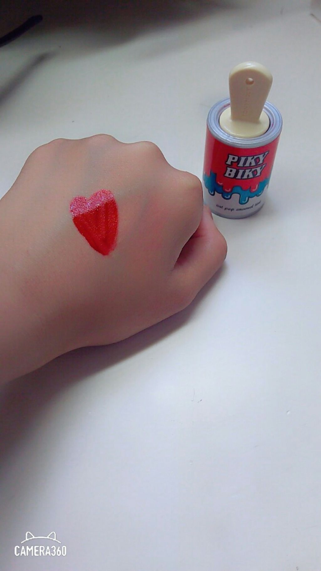 ピキビキ アートポップ エナメル ティント/TONYMOLY/リップティントを使ったクチコミ（2枚目）