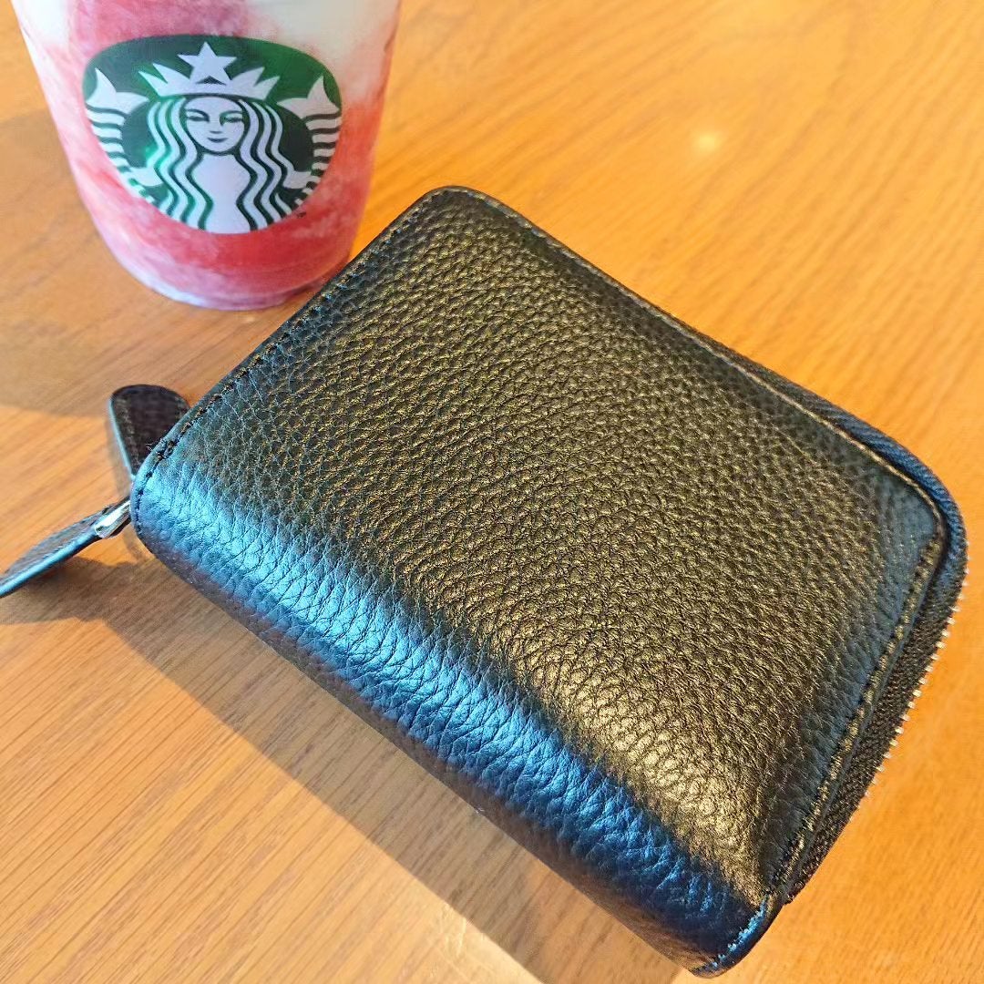 真紅 on LIPS 「ミニ財布&キーケース一体型タイプ。財布とキーケース、2つ持たな..」(1枚目)