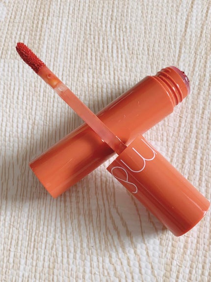 ジューシーラスティングティント/rom&nd/リップティントを使ったクチコミ(2枚目)